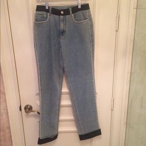 Newport News Jeans w/Rhinestone Details.  Size 8 So Cute 🥰